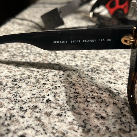 Never worn Prada butterfly tortoise pattern sunglasses - Picture 5 of 7